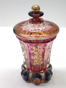 Bohem Tarzı Kapaklı Cam Kadeh - Çek Cumhuriyeti M.1830 (metmuseum)