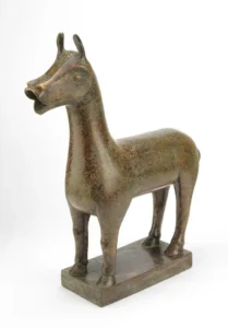 Çeşmebaşı - Doha Hind -2 - İspanya, Madinat Al-Zahra - Endülüs Emevileri dönemi, H. 330 - Gravürlü Döküm Bakır Alaşımı (Katar Müzesi)