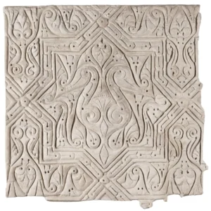 Duvar Frizinden Sıva Parçası-1 ; Irak, Samarra; Abbasiler Dönemi, H.II-III. YY (Katar Müzesi)