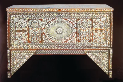 Farklı Sedef İşçiliğinin Uygulandığı XIX. Yüzyıl Osmanlı Sandığı (Antik A.Ş. Koleksiyonu)
