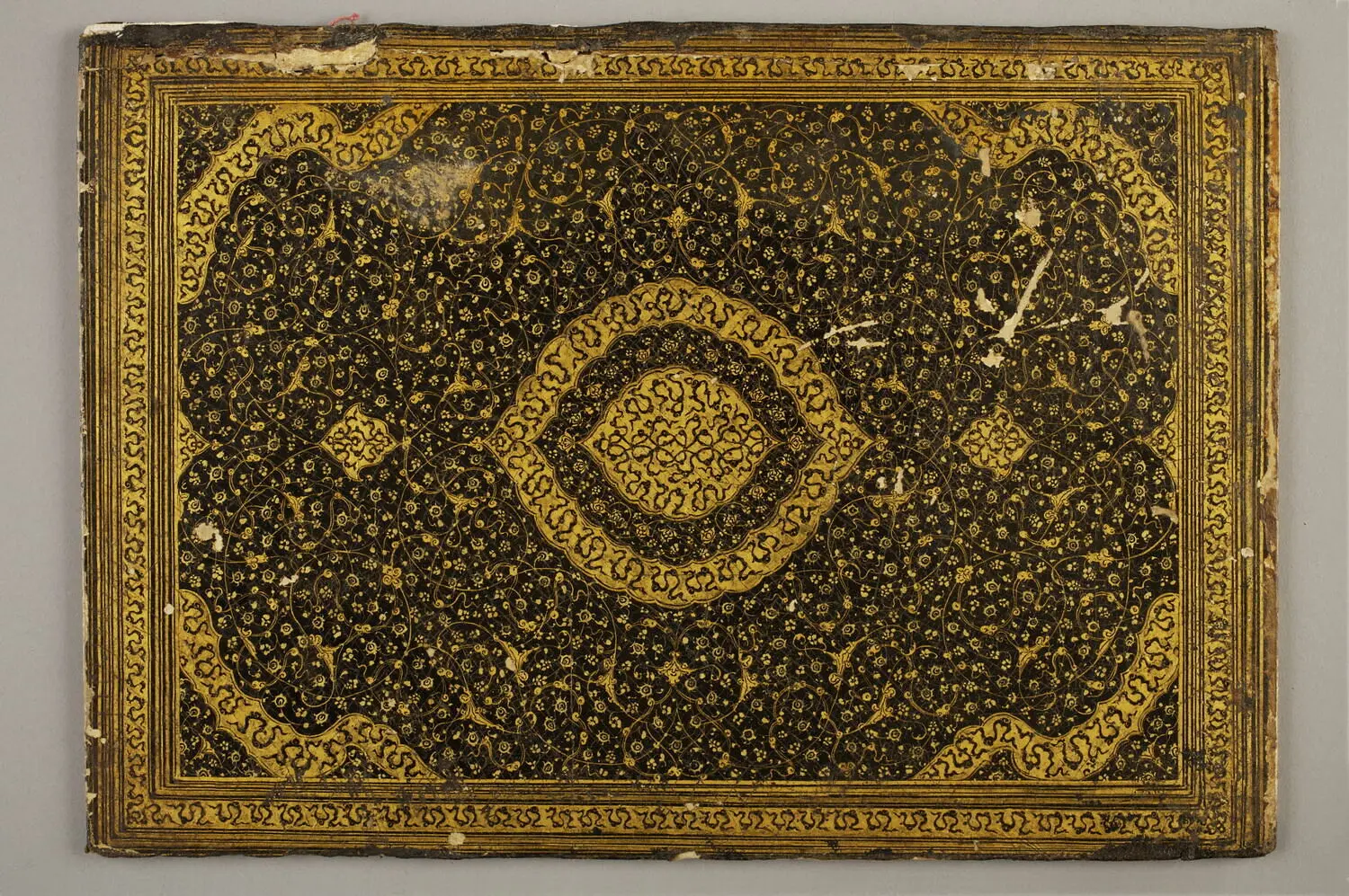 Rumi Desenli Bir Cilt - Tebriz XV. YY. (Louvre Müzesi)